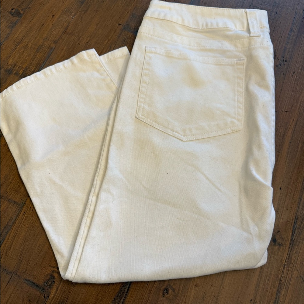Phase Eight woman’s crop jeans. White. Plus Size 14. Excellent condition.